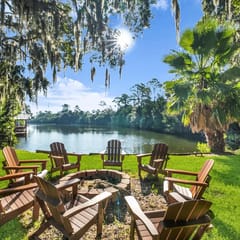 Lakeside Talahi Retreat: 5BR+Apt | Pool & Hot Tub