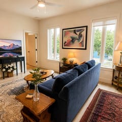 The Jardin Maple Suite | Near Downtown