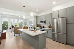 The Jardin Wisteria Suite | Near Downtown - Image 4