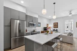The Jardin Lavender Suite | Near Downtown - Image 4