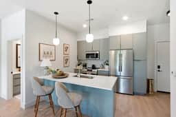 The Jardin Azalea Suite | Near Downtown - Image 3