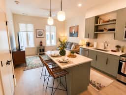 The Jardin Juniper Suite | Near Downtown - Image 5