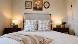 The Jardin Clover Suite | Near Downtown - Image 3