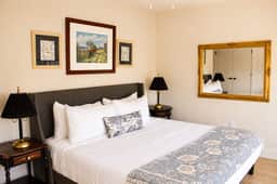 The Jardin Heather Suite | Near Downtown - Image 4