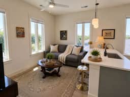 The Jardin Meadow Suite | Near Downtown - Image 4