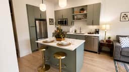 The Jardin Blossom Suite | Near Downtown - Image 4