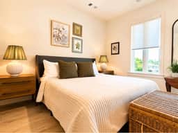The Jardin Sage Suite | Near Downtown - Image 2