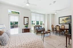 The Jardin Myrtle Suite | Near Downtown - Image 5