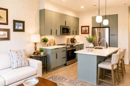 The Jardin Rosemary Suite | Near Downtown - Image 3