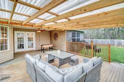 Oasis near Savannah | Lakefront Retreat + Game roo - Image 2
