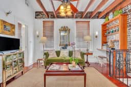 Charming Monterey Square Carriage House - Image 5