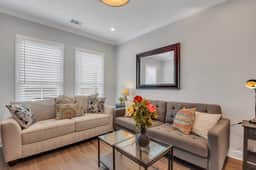 De Luxe Chalet Near Forsyth Park - Image 3