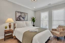 De Luxe Chalet Near Forsyth Park - Image 5