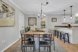 Enjoy Savannah 4BR w/King Bed - Image 2