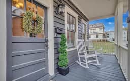 Home In South Historic District with Hot Tub - Image 2