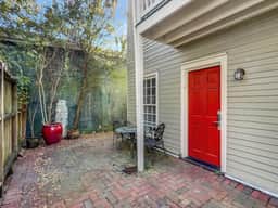 Perfect Downtown Getaway- Walk to Top Attractions - Image 5