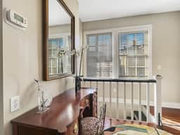 Perfect Downtown Getaway- Walk to Top Attractions - Image 2