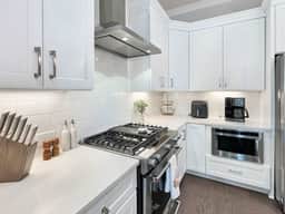 Savannah Riverfront Retreat - Image 3
