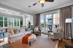 Bay Street Bliss: Downtown Sav - Image 2