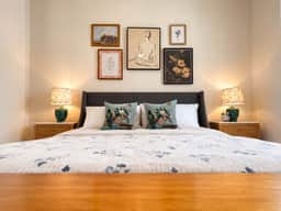 The Jardin Daisy Suite | Near Downtown - Image 2