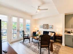 The Jardin Elm Suite | Near Downtown - Image 5
