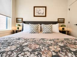The Jardin Briar Suite | Near Downtown - Image 3