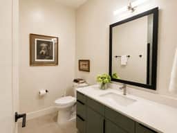 The Jardin Iris Suite | Near Downtown - Image 5