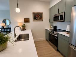 The Jardin Maple Suite | Near Downtown - Image 4