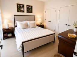 The Jardin Maple Suite | Near Downtown - Image 5
