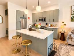 The Jardin Rose Suite | Near Downtown - Image 5