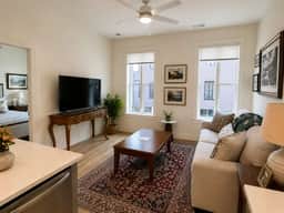 The Jardin Lily Suite | Near Downtown - Image 5