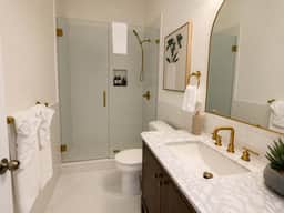 Stunning Home Near Starland | 2 King Beds - Image 4