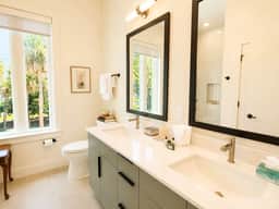 The Jardin Dogwood Suite | Near Downtown - Image 4