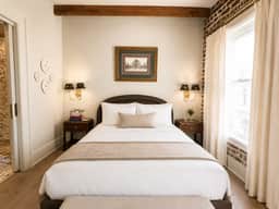 Uncle Ngoan's Room at Keystone Hotel - 301 - Image 3