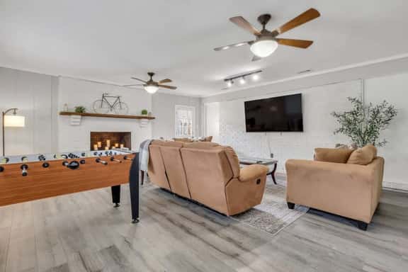 Enjoy Savannah 4BR w/King Bed - Image 1