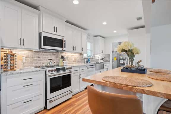 Farmhouse Retreat near Savannah - Image 1