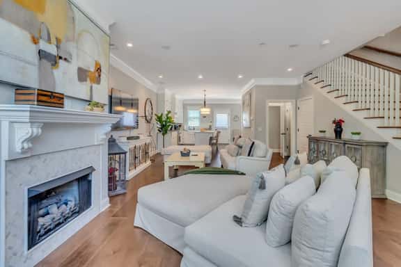 Villa De Luxe Near Forsyth Park w/Private Hot Tub - Image 1