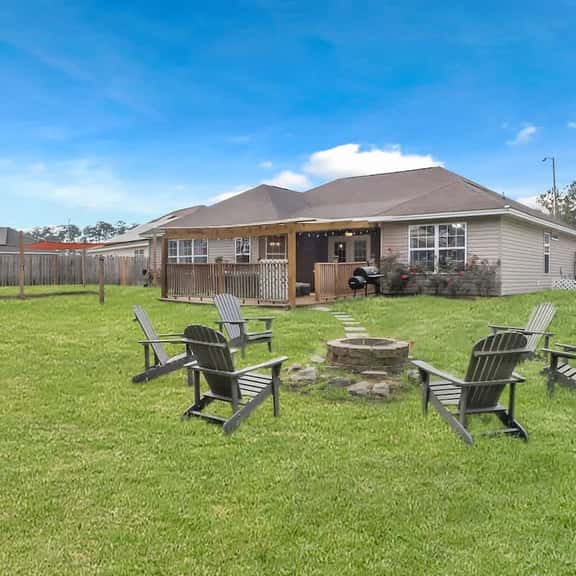 Oasis near Savannah | Lakefront Retreat + Game roo - Image 1