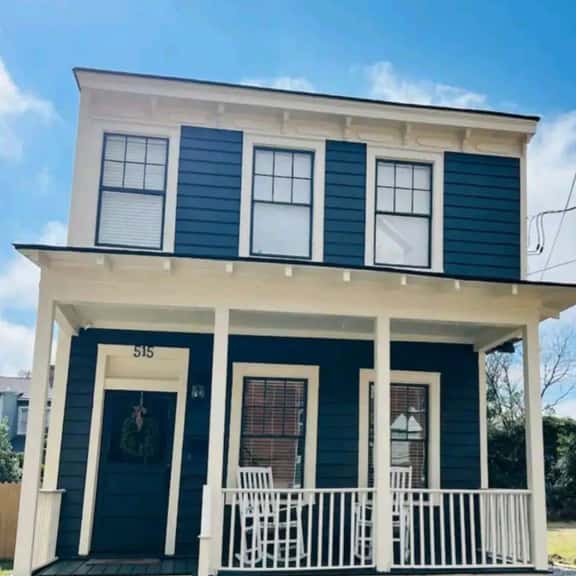 Home In South Historic District with Hot Tub - Image 1