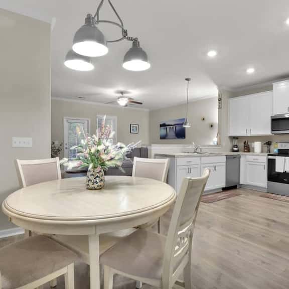 Modern Townhome in Pooler | Pool & Trails - Image 1