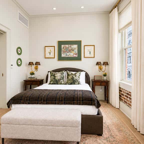 Grandma's Room at Keystone | Downtown Savannah - Image 1