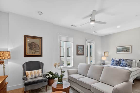 The Jardin Lavender Suite | Near Downtown - Image 2