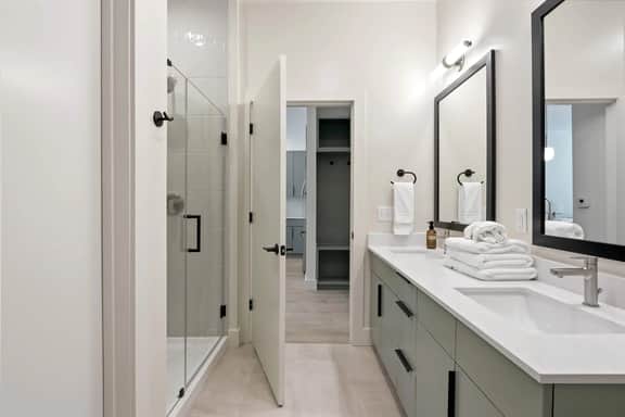 The Jardin Jasmine Suite | Near Downtown - Image 5