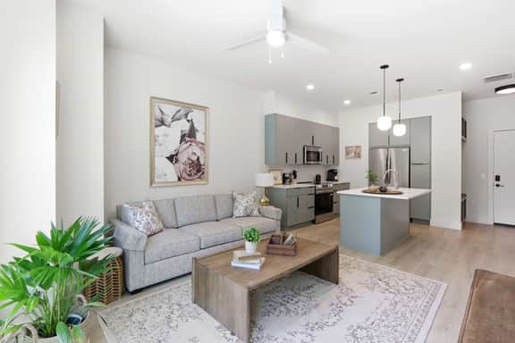 The Jardin Jasmine Suite | Near Downtown - Image 2
