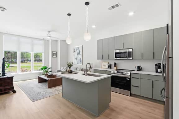 The Jardin Jasmine Suite | Near Downtown - Image 3