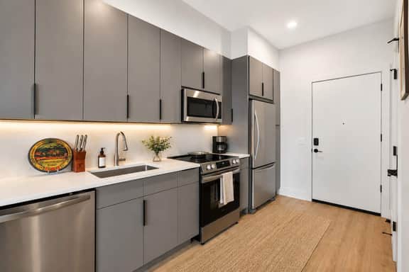 The Jardin Camellia Suite | Near Downtown - Image 4