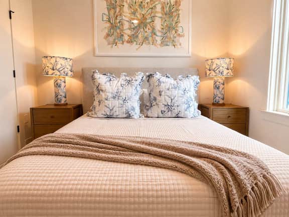 The Jardin Juniper Suite | Near Downtown - Image 2