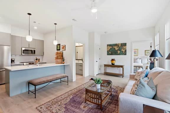 The Gardenia Family Suite | Near Downtown - Image 2