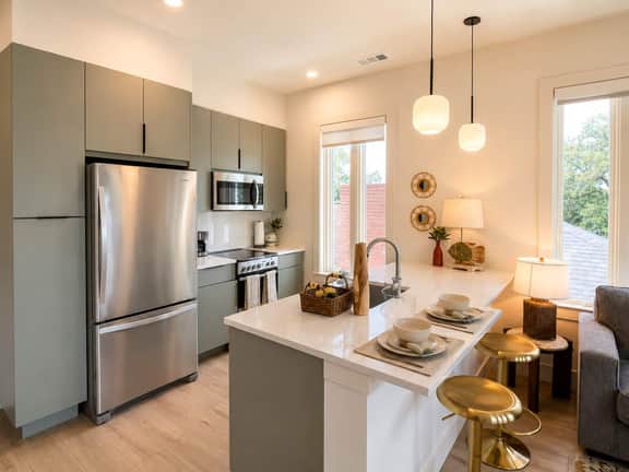 The Jardin Bloom Suite | Near Downtown - Image 5