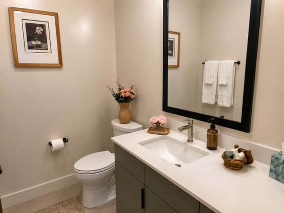 The Jardin Meadow Suite | Near Downtown - Image 3